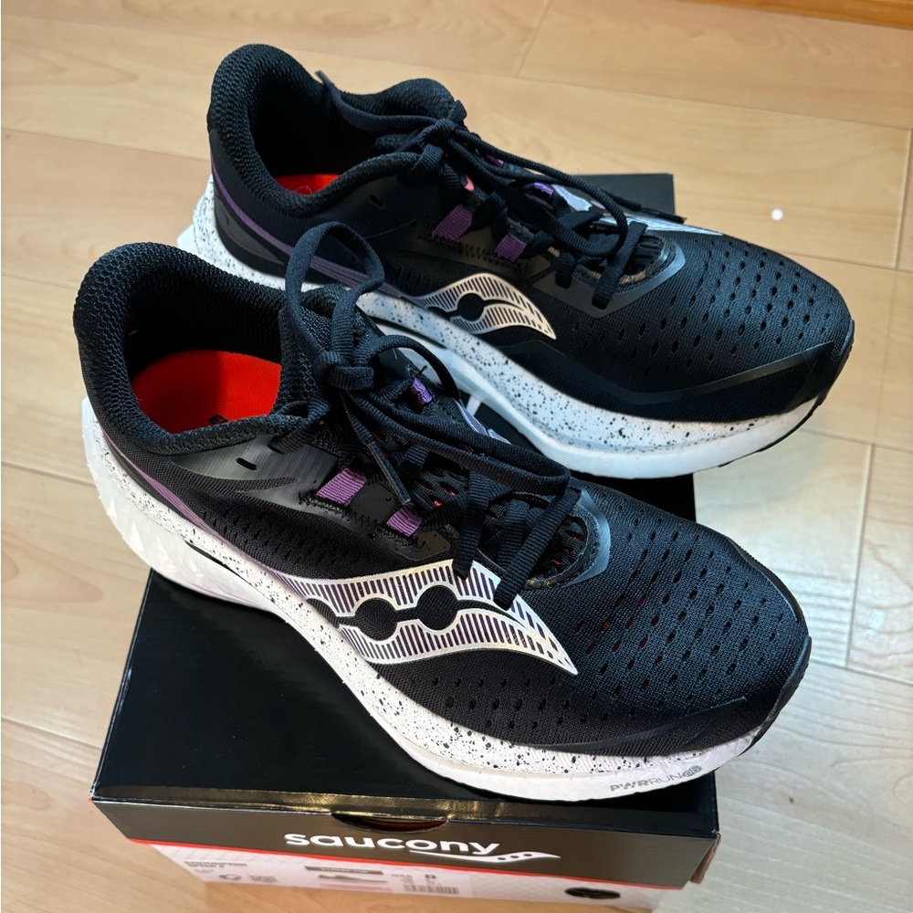 Women’s Saucony Endorphin Speed 4, in great condition
